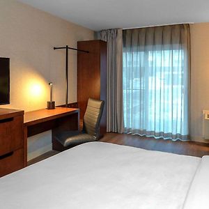 Room 1 King Bed Sofa Bed 1st Floor Non-Smoking